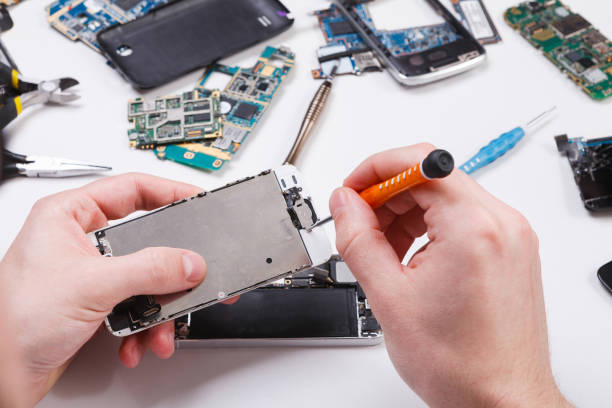 Become a Cell Phone Repair Technician - Post Pear