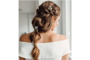 Hairstyle With Gown