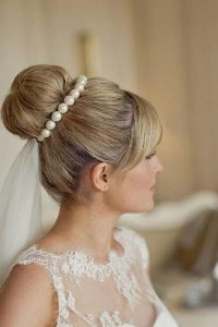 Hairstyle With Gown