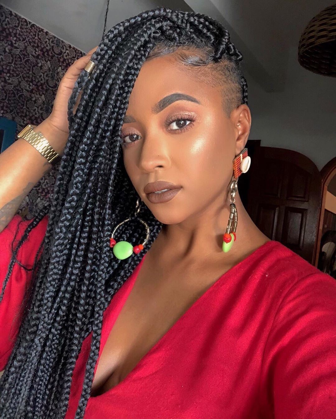 Box Braids VS Knotless Braids: How To, Differences & Styles