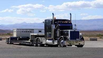 Peterbilt Semi Truck