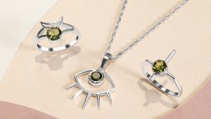 How to Buy Perfect Moldavite Jewelry – Top Tips That Never Betray You Moldavite jewelry